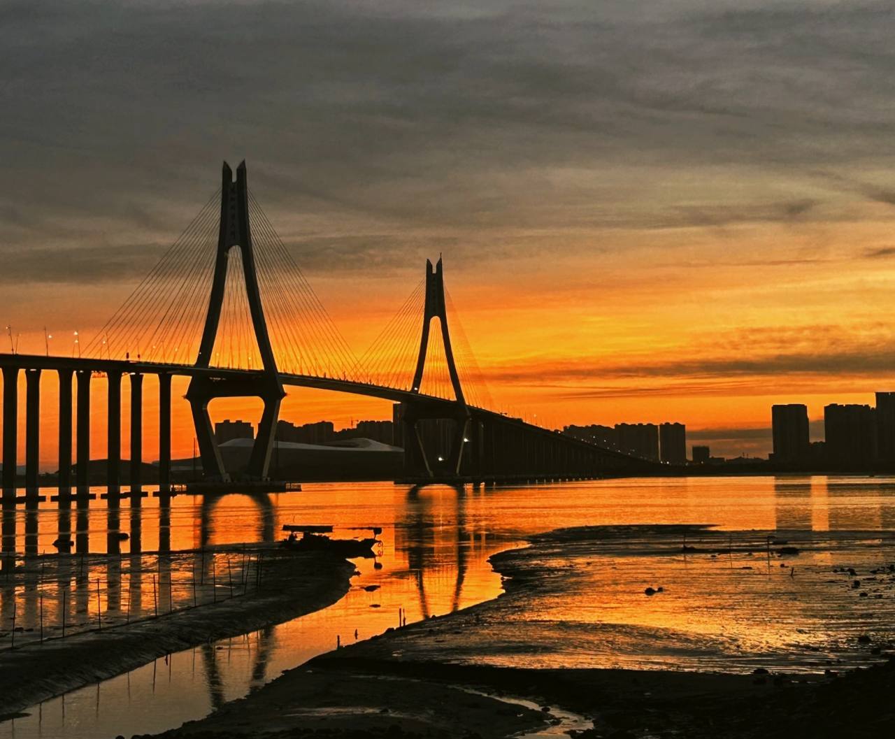 湛江酒店推介2026 / 無邊泳池・星空浴缸・親子房 / 人均$103起＋Trip.com預訂優惠